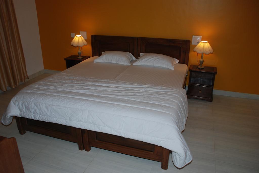 Casa De Cris Hotel Cavelossim Room photo